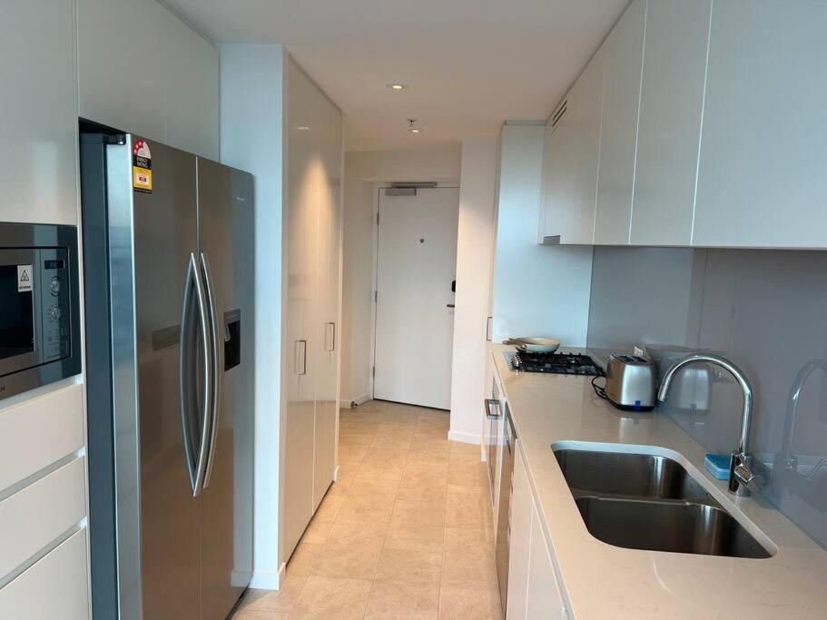 Amazing Views 60th Level Skytower 3 Bedrooms *